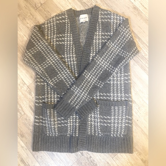 Pink Rose Gray Oversized Knit Cardigan - Picture 1 of 5